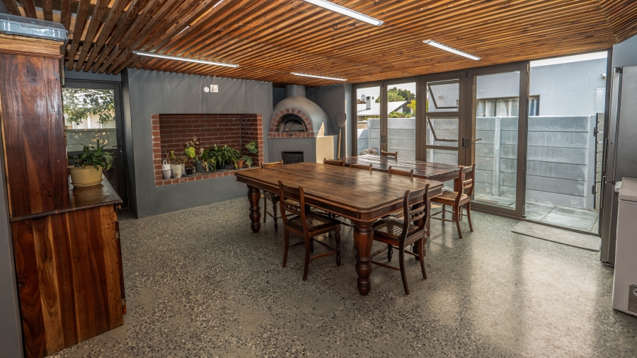 4 Bedroom Property for Sale in De La Haye Western Cape